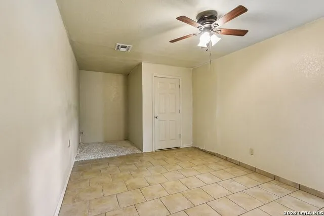 1281 County Road 6723 Natalia, TX 78059