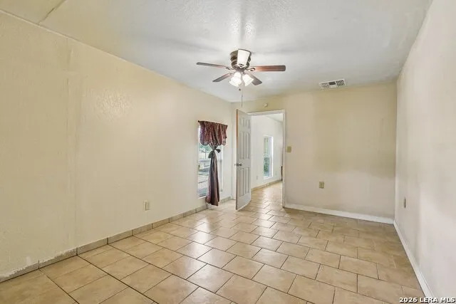 1281 County Road 6723 Natalia, TX 78059