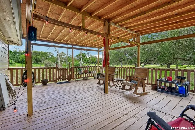 1281 County Road 6723 Natalia, TX 78059