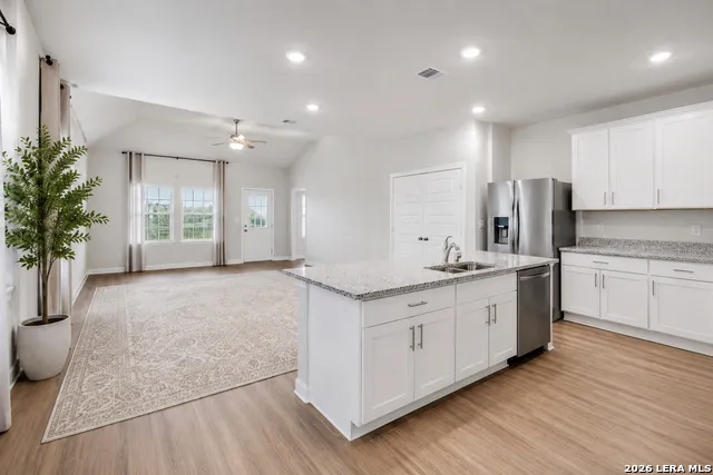 827 Laurel Run San Antonio, TX 78219