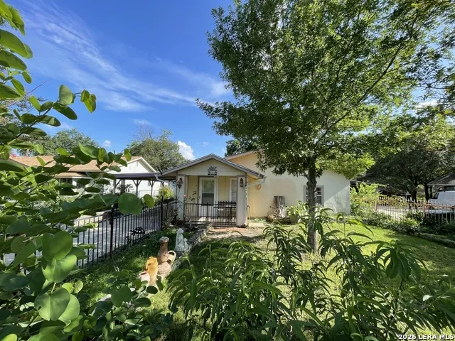 330 BRADLEY ST. San Antonio, TX 78211