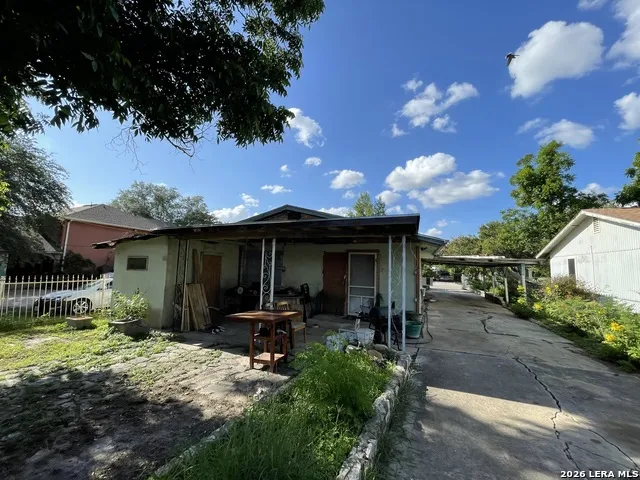 330 BRADLEY ST. San Antonio, TX 78211