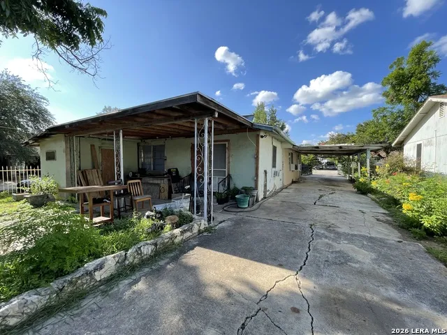 330 BRADLEY ST. San Antonio, TX 78211