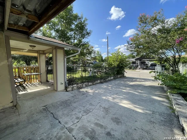 330 BRADLEY ST. San Antonio, TX 78211