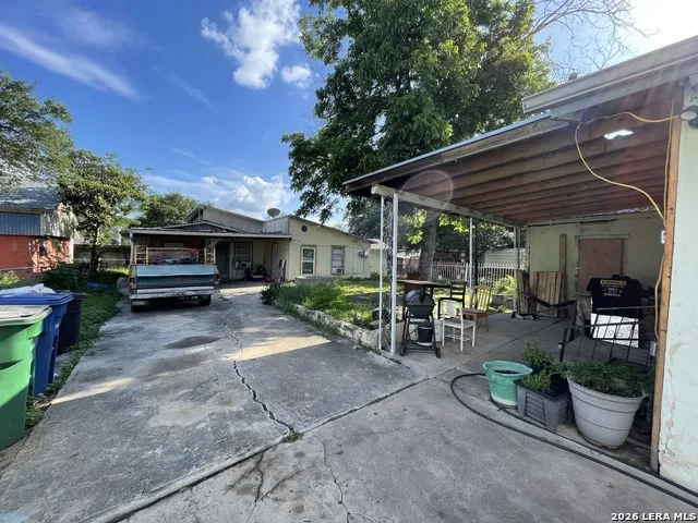 330 BRADLEY ST. San Antonio, TX 78211