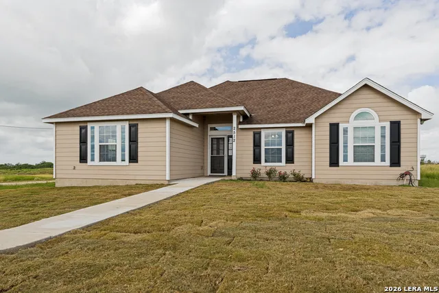 2512 SCHWAB RD Seguin, TX 78155