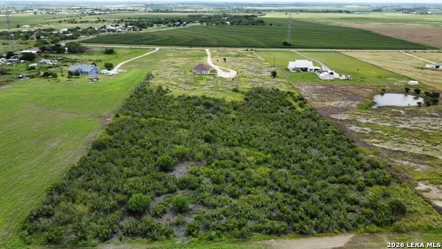 2512 SCHWAB RD Seguin, TX 78155