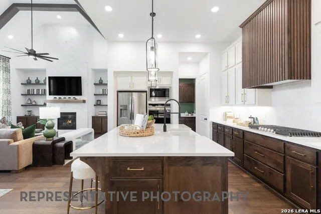 6993 Hallie Hunt Schertz, TX 78154
