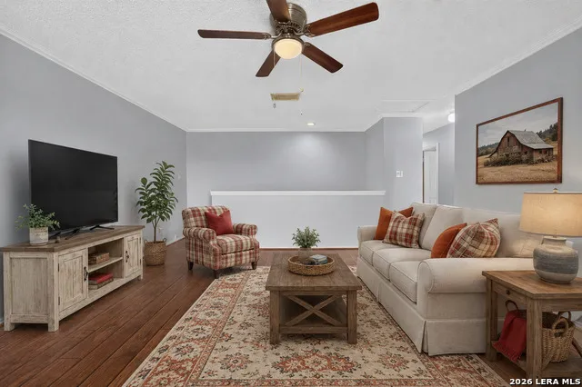 988 SUMMIT RD Lakehills, TX 78063