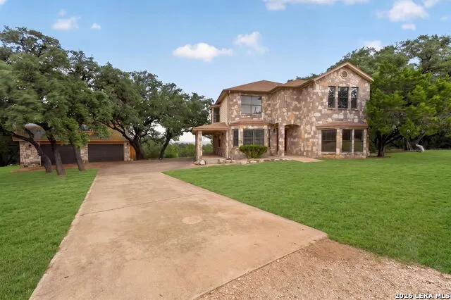 988 SUMMIT RD Lakehills, TX 78063