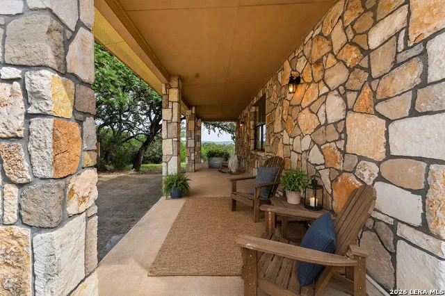 988 SUMMIT RD Lakehills, TX 78063