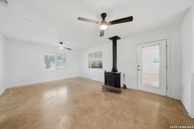 144 OAK PARK RD Adkins, TX 78101