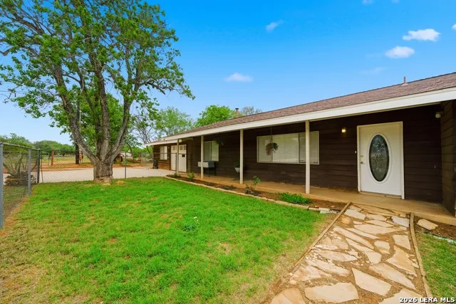 144 OAK PARK RD Adkins, TX 78101