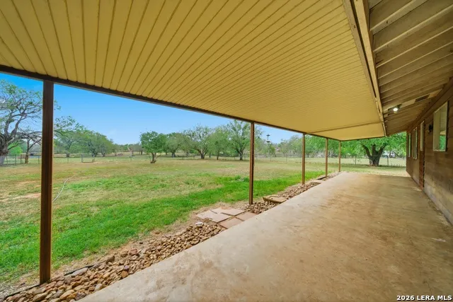 144 OAK PARK RD Adkins, TX 78101