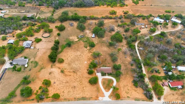 144 OAK PARK RD Adkins, TX 78101