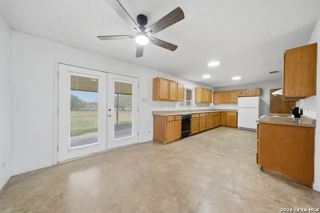 144 OAK PARK RD Adkins, TX 78101