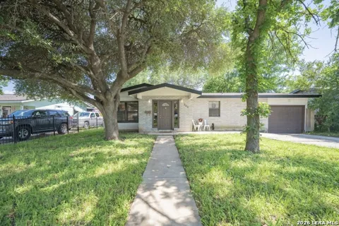 226 EDGE AVE