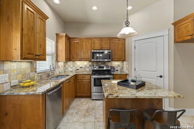 111 Swallow Ct Canyon Lake, TX 78133