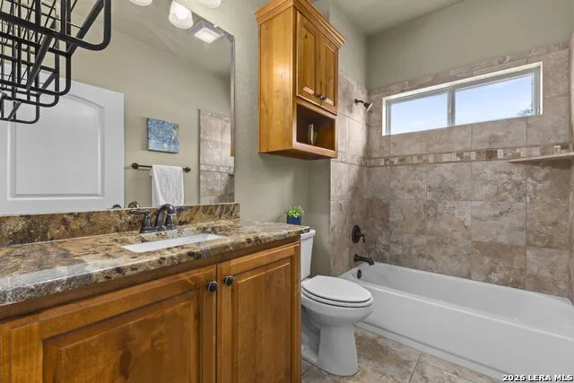 111 Swallow Ct Canyon Lake, TX 78133