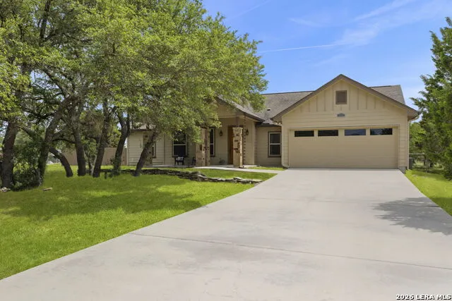 111 Swallow Ct Canyon Lake, TX 78133