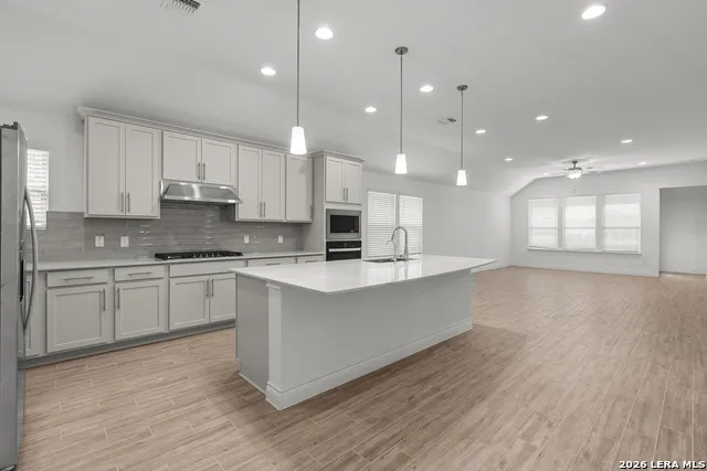 723 GRAND LEGACY New Braunfels, TX 78130