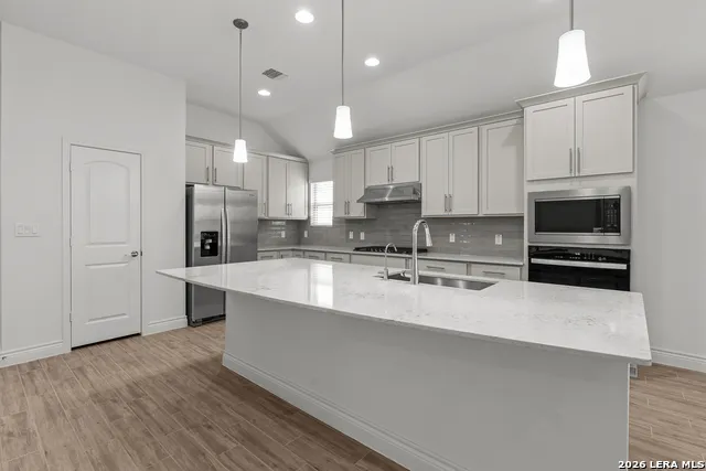 723 GRAND LEGACY New Braunfels, TX 78130