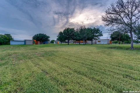 337 DEWEY LN