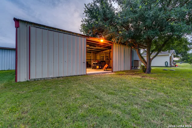 337 DEWEY LN Seguin, TX 78155