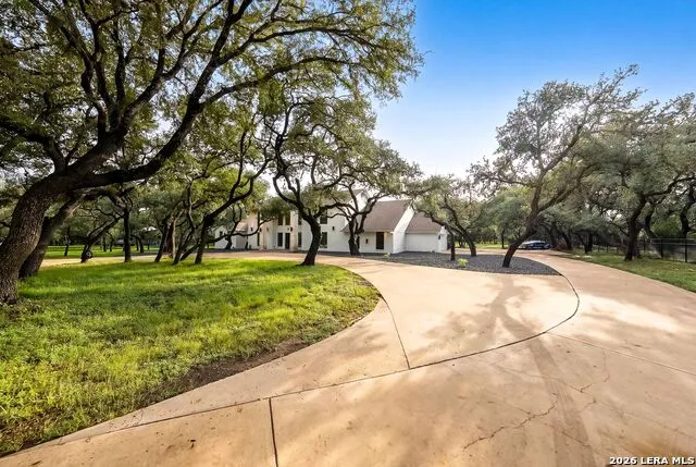 412 Cliffside Dr Shavano Park, TX 78231