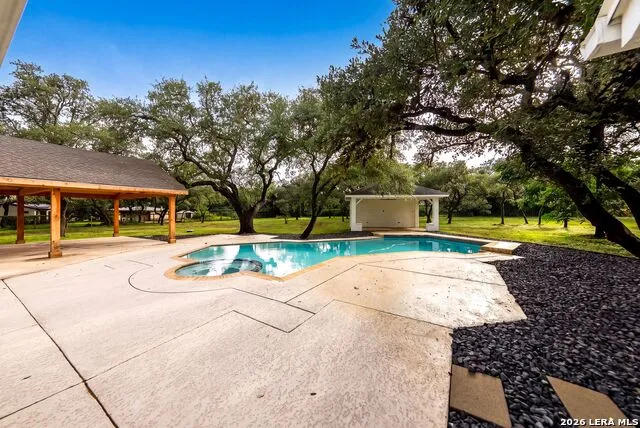 412 Cliffside Dr Shavano Park, TX 78231