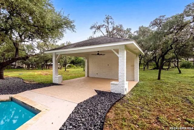 412 Cliffside Dr Shavano Park, TX 78231