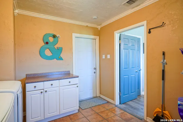 622 Sunhaven Dr Windcrest, TX 78239