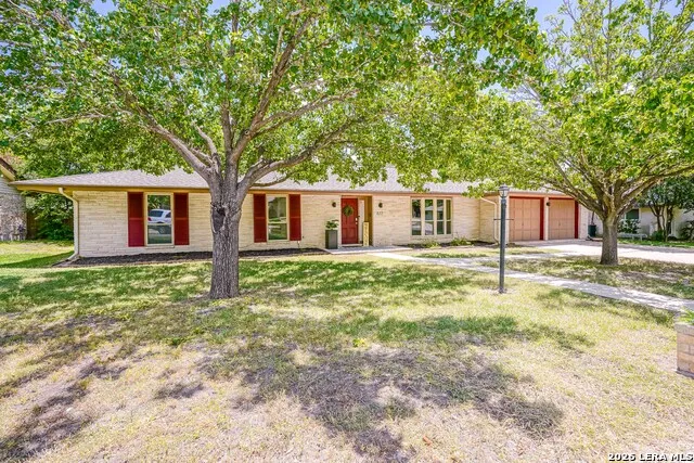 622 Sunhaven Dr Windcrest, TX 78239