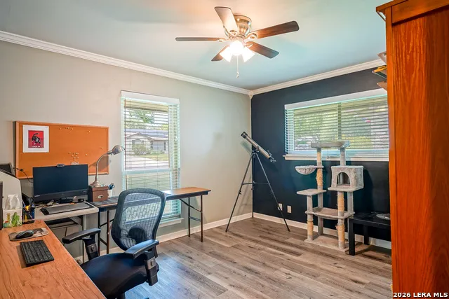 622 Sunhaven Dr Windcrest, TX 78239