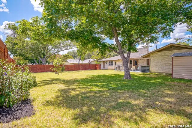 622 Sunhaven Dr Windcrest, TX 78239