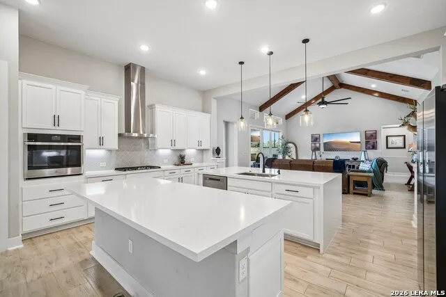 209 ENGLEWOOD LN Castroville, TX 78009