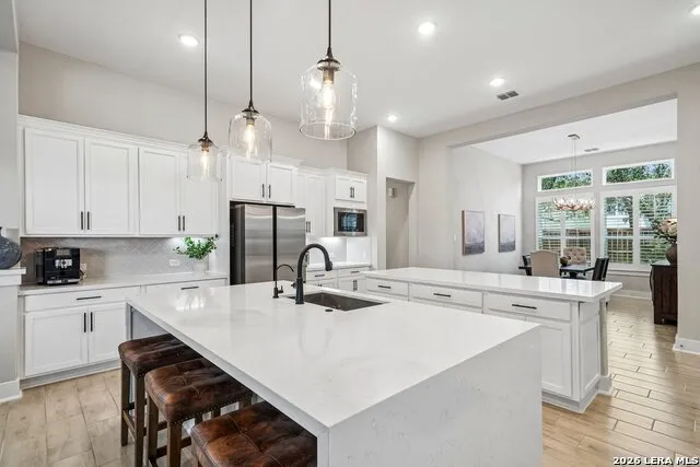 209 ENGLEWOOD LN Castroville, TX 78009