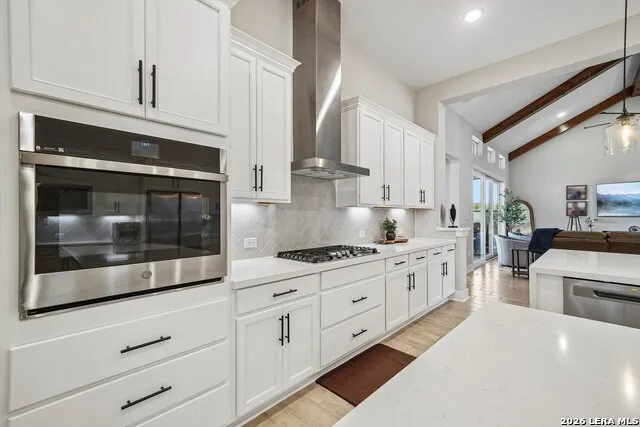 209 ENGLEWOOD LN Castroville, TX 78009