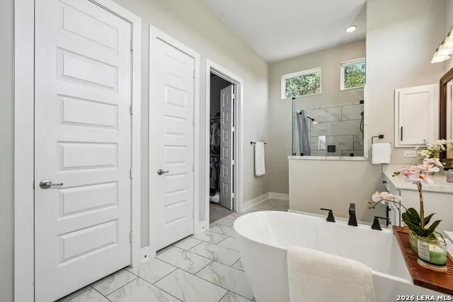 209 ENGLEWOOD LN Castroville, TX 78009