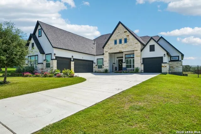 209 ENGLEWOOD LN Castroville, TX 78009