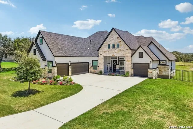 209 ENGLEWOOD LN Castroville, TX 78009