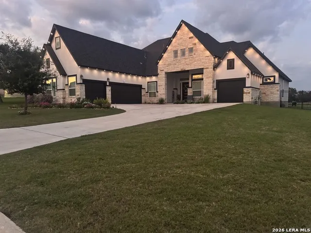 209 ENGLEWOOD LN Castroville, TX 78009