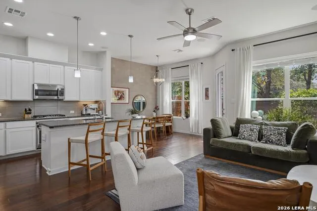 7914 Roanoke #UNIT 26 San Antonio, TX 78240