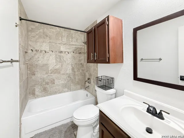 4107 MEDICAL DR #4205 San Antonio, TX 78229
