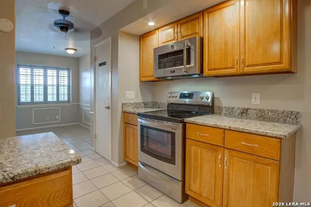 7500 CALLAGHAN RD #APT 263 San Antonio, TX 78229