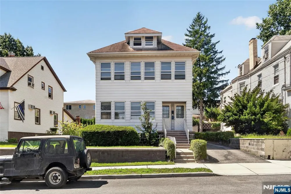 290 Lafayette Avenue 2 Cliffside Park, NJ 07010