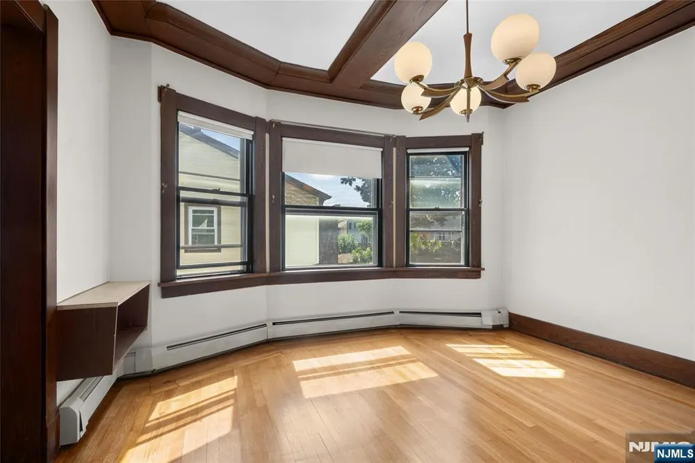 290 Lafayette Avenue 2 Cliffside Park, NJ 07010