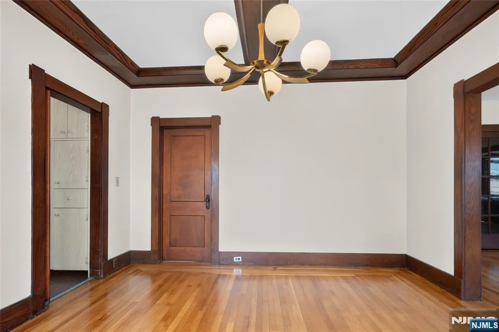 290 Lafayette Avenue 2 Cliffside Park, NJ 07010