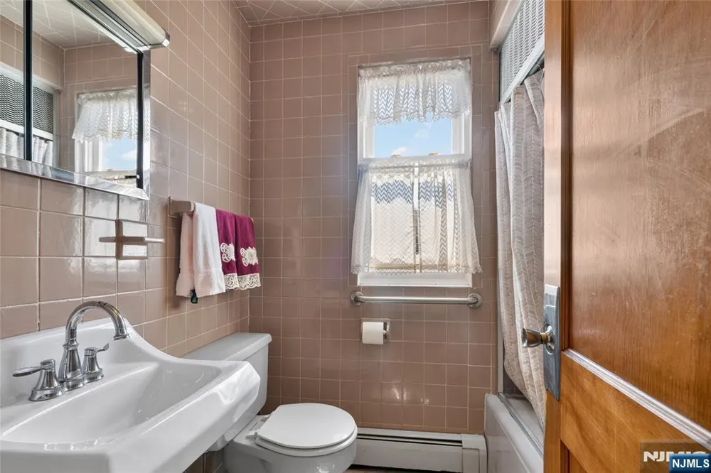 290 Lafayette Avenue 2 Cliffside Park, NJ 07010