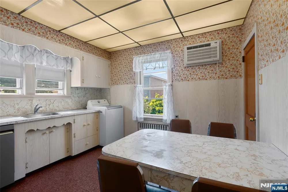 290 Lafayette Avenue 2 Cliffside Park, NJ 07010